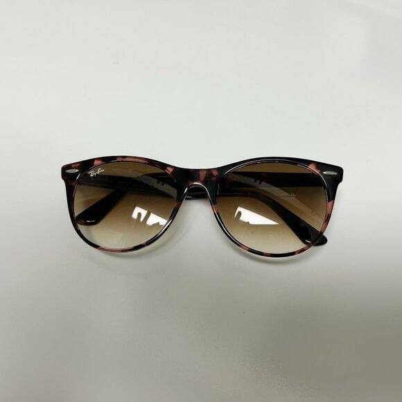 Ray-Ban Sunglasses - Picture 1 of 1